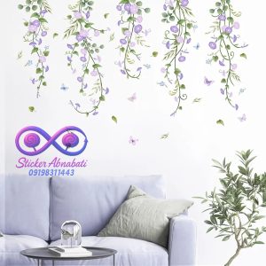 تصویر استیکر آویز گل یاسی نصبشده روی دیوار پذیرایی